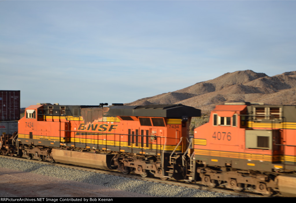 BNSF 7434